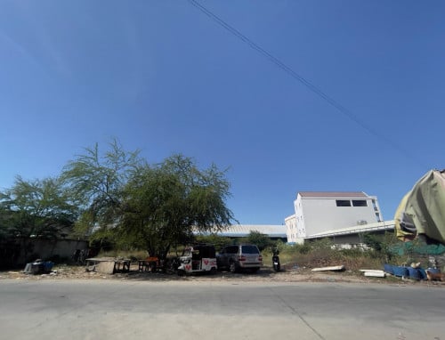 ដីទីតាំងល្អ ទំហំធំ សំរាប់លក់បន្ទាន់ - ទីតាំង: ខណ្ឌពោធ៏សែនជ័យ ក្បែរបុរីជីបម៉ុងពោធន៏ចិនតុង