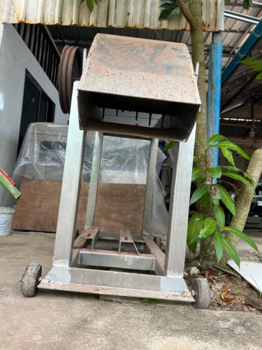 សំរាប់លក់ម៉ាសុីនកិនទឹកកក ធានាថាថ្មី អត់ទាន់ប្រើទេ