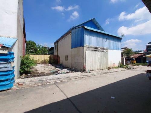 ផ្ទះលក់បងប្អូនប្លងរឹង​ នៅសង្គាត់ស្ទឹងមានជ័យពី​