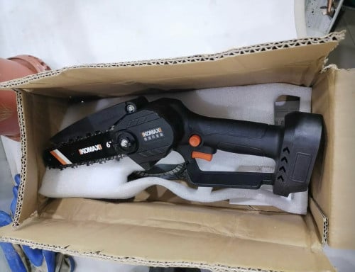 ម៉ាស៊ីន​កាត់ឈេីប្រេីថ្ម