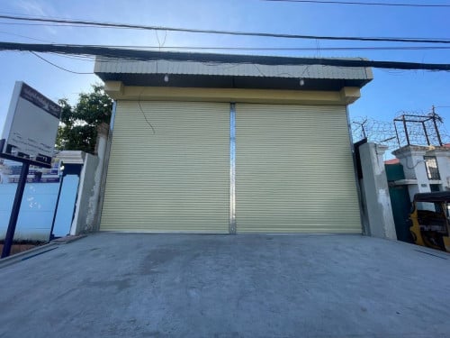 ឃ្លាំងថ្មីជួល លើផ្លូវធំក្នុងក្រុង