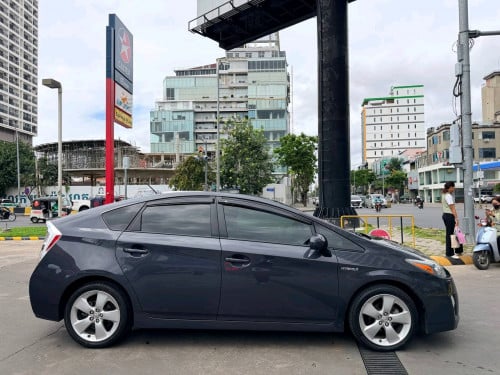 រថយន្តសម្រាប់ជួលជាថ្ងៃនិង សប្តាហ៍ ខែ