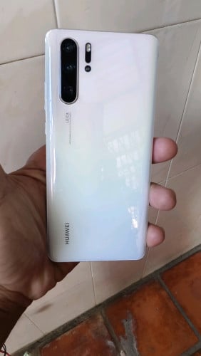 លក់ចេញហើយ ស្អាត98% អេក្រង់ស្តាត 256g