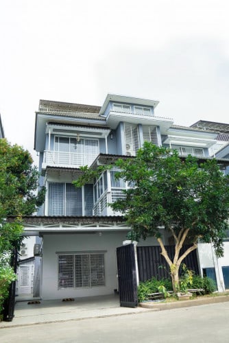 វីឡាភ្លោះA សម្រាប់ជួល | Twin A villa for rent (Borey Peng Huoth Boeung Snor)