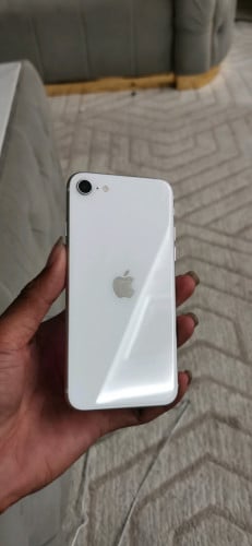 ចង់លក់ iPhone SE 2 អត់ជាប់អីទាំងអស់ 74$ មានច្រើន