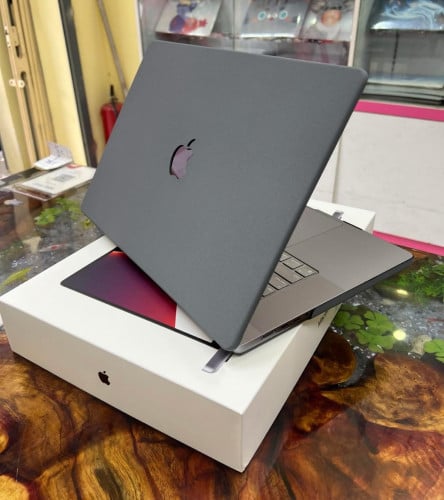 សំបកជ័រការពារ MacBook Pro/Air ហ៊ួតលី