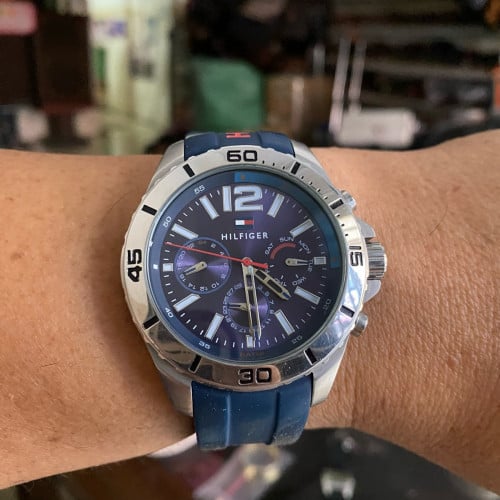 នាកា TOMMY  MILFIGER របស់ហ្សុិនតួនៅស្អា95% ម៉ាសុិននៅសំនុំមិនទាន់ជួសជុល