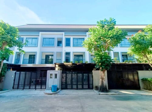 🏡Link-House For Rent Price: 1,000$ Borey Chipmong 598