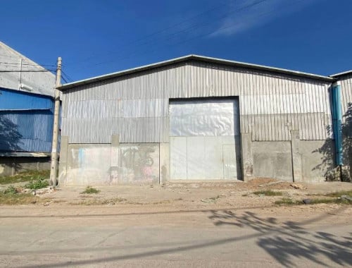 🔰ឃ្លាំងសំរាប់ជួលនៅច្បាអំពៅ។