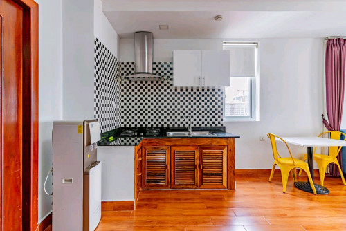 2 bedrooms available on 3rd floor. - elevator - size 60m2. - 650/month. - 6months contract