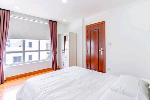 2 bedrooms available on 3rd floor. - elevator - size 60m2. - 650/month. - 6months contract