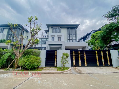 5+1 Bedrooms Queen Villa For Rent | Borey Chip Mong Land Parkland 598