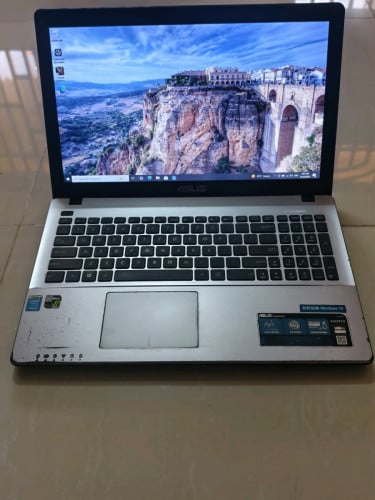 ASUS Laptop i5 GTX 950M