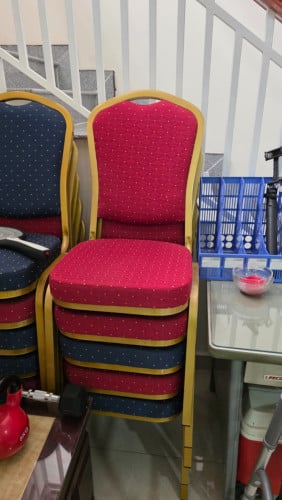 Chairs 2 colors, blue and red