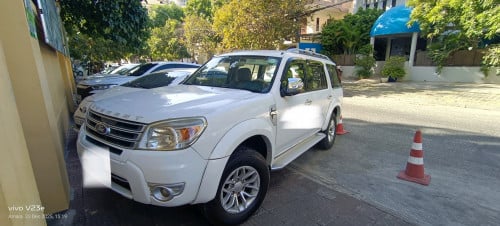 Ford Everest 2013 លក់បន្ទាន់