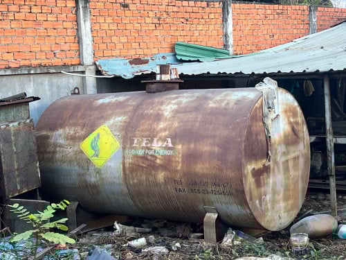 Fuel and gasoline tank