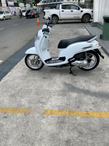 Honda scoopy 2019