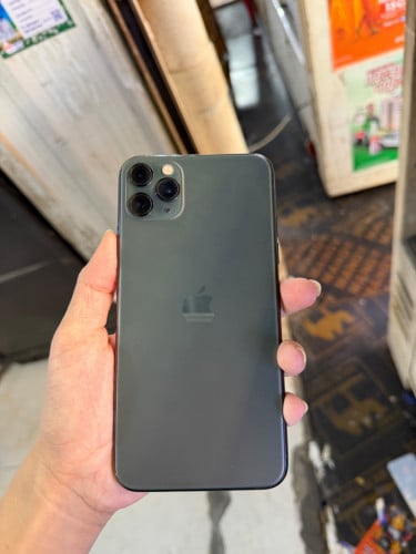 iphone 11pro max ថ្ម70%