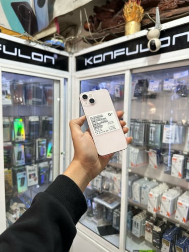 iPhone 13  128gb🍏battery 90%🔋Lla តួរស្អាត់99%សំណុំហ្សុីត