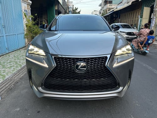 Nx 200t 2015 F Sport  ឡានថ្មីអត់បាញ់ថ្នាំ