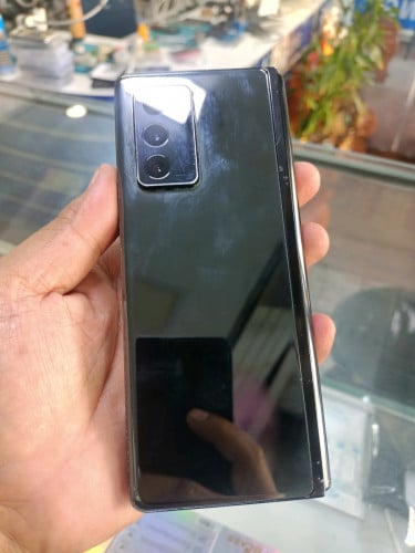 Samsung fold 2 ល្មមប្រើ