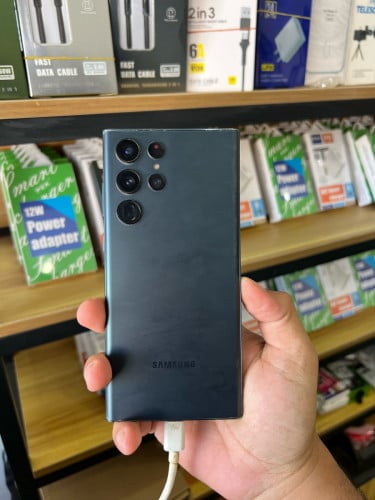 Samsung S22 ultra 256G ក្រុមហ៊ុន សុីម២ អេក្រង់ស្អាត តួ97% តម្លៃទន់ៗ 285$
