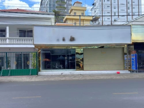 Shophouse for Rent at Tonle Bassac – Prime Location