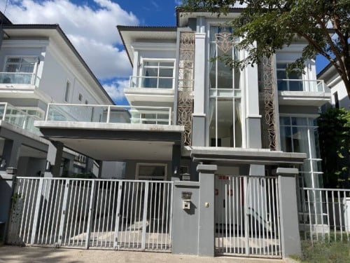 Single villa for rent in Borey Varina