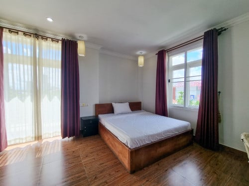 Swimming pool Serviced Apartment for rent near Toul Kork market