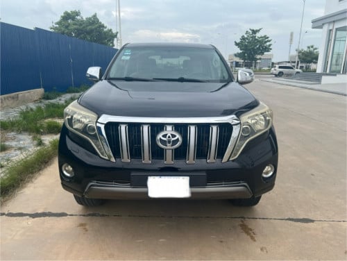This is a 2022 Toyota Prado.