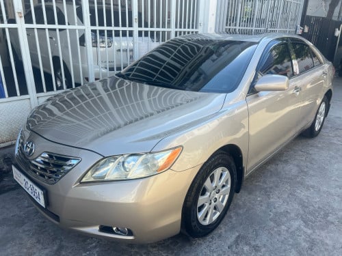 Toyota Camry XLE 2007 gold