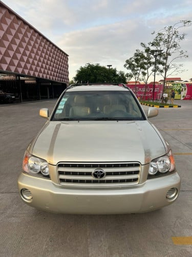Toyota Highlander ឆ្នាំផលិត 03 V6  តែងខ្មៅ ប៉ុង2 Tell : 015739182