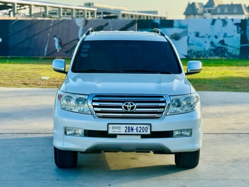 Toyota Land Cruiser 2010 full option (អារ៉ាប់) (ថ្នាំអត់បាញ់)