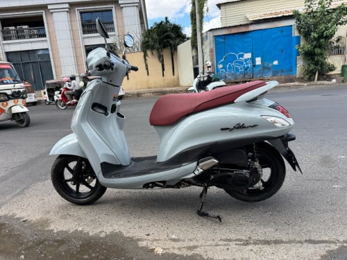 Yamaha Filano hybrid