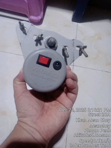 លក់ជើង យោលអង្រឹងក្មេងថ្មី 90%