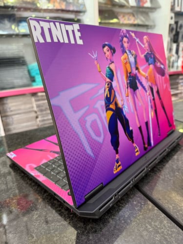 អ៊ុតស្កុតរូបភាព ខាងលើ និង ម្តុំឃី ហួតលី