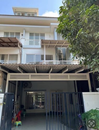 ផ្ទះជួល​បុរីប៉េងហួត​ ស្ទឹងមានជ័យ