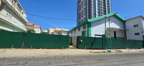 ឃ្លាំងសម្រាប់ជួលនៅ ឬស្សីកែវ