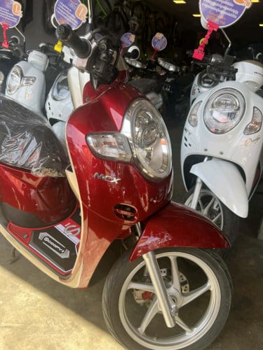 ហាង លឹមហ៑ួរ មានសេវ៉ាបង់រំលួស ទាំងម៉ូតូថ្មី១តឹក