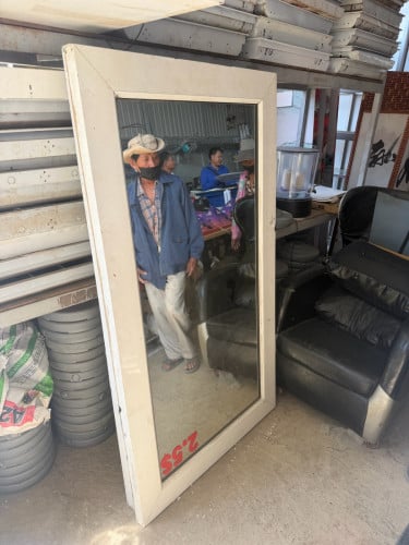 កញ្ចក់ឆ្លុះហាងកាត់សក់ខ្នាត1.60x90cm