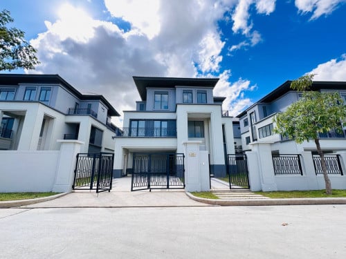 វីឡាឃ្វីន2 ក្នុងបុរី ជីបម៉ុងហ្គ្រេនភ្នំពេញ - សម្រាប់លក់