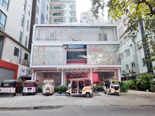 ផ្ទះអាជីវកម្មជួល - នៅបឹងកេងកង១ / 商业房屋出租 - BKK1 / Commercial House For Rent - BKK1