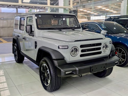 ឡានoff-road BAW 212 full option  ឆ្នាំ2025 ខ្លាញ់គោតម្លៃពិសេា