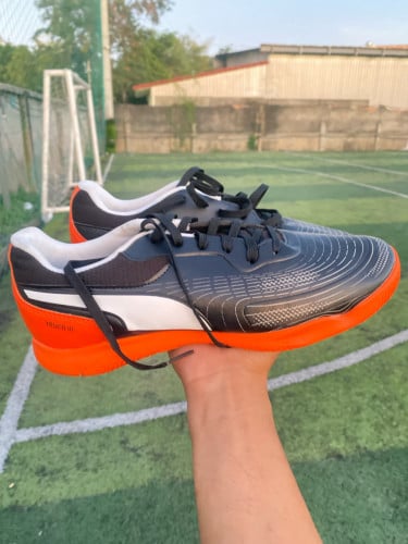 ស្បែកជេីង​ PUMA Original ទំហំ43​ បាតFutsal
