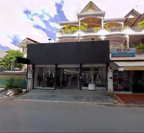 ហាងសំរាប់ជួលបឹងត្របែក  /  Shop for rent Boeng Trabaek