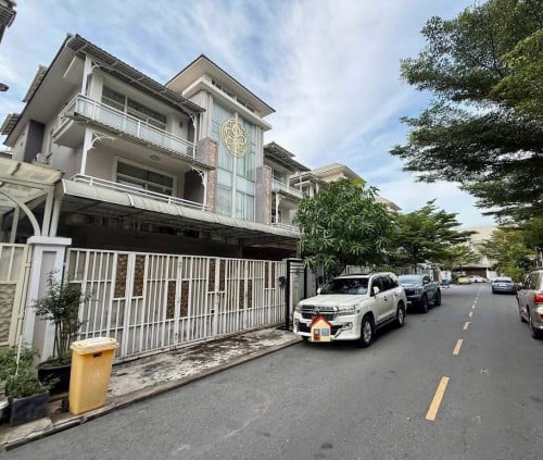 🏠 វិឡាភ្លោះត្រូវការលក់បន្ទាន់ខ្លាំង - ទីតាំង: បុរីអ័រគីដេរផ្លូវ២០០៤