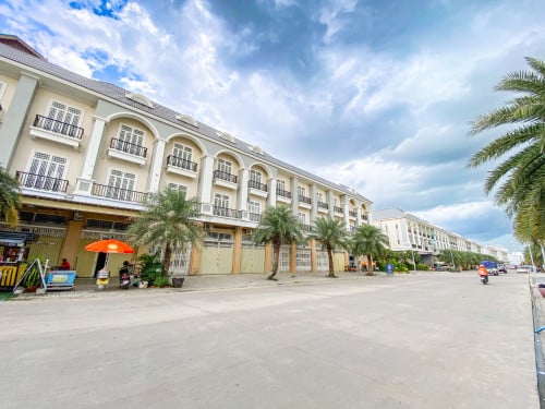 🏡ផ្ទះអាជីវកម្ម លក់បន្ទាន់!!