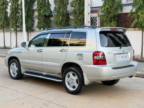 2004 - ប៉ុង​.1 កៅអី 3ជួរ  ថ្មី ណាស់