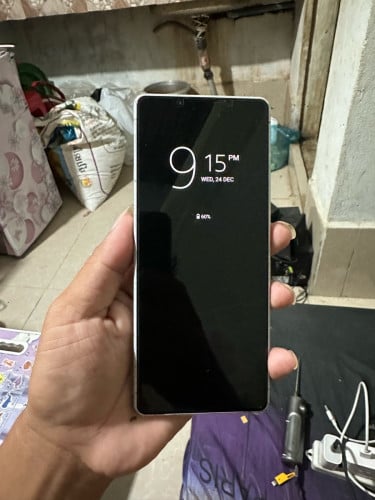 85$ Xperia 1max 2  ដានតិចប្រេីម៉ាអែមRam8G-128g