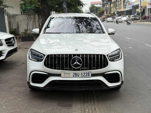 AMG GLC63 2016